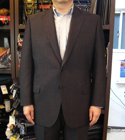IMG: TONIKのスーツ
