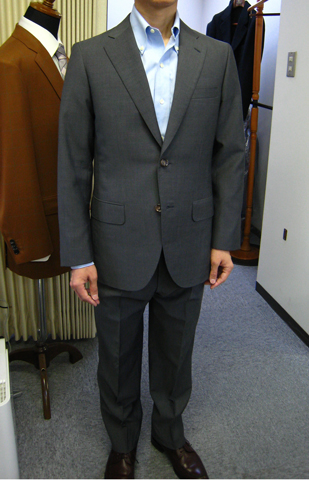 IMG: モヘア混紡のスーツ