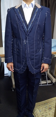 IMG: 初回の仮縫い。