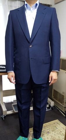 IMG: スーツの完成。