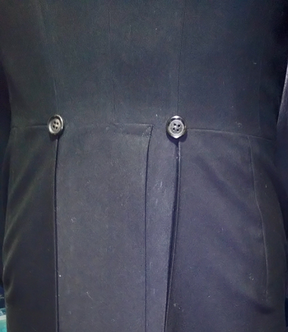 IMG: フロックコートの完成。