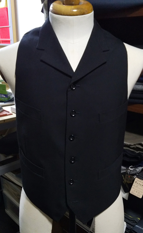 IMG: フロックコートの完成。